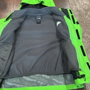 Boy’s Like-New North Face Rain Shell Coat With Zip in Fleece - Size 6 (XS)